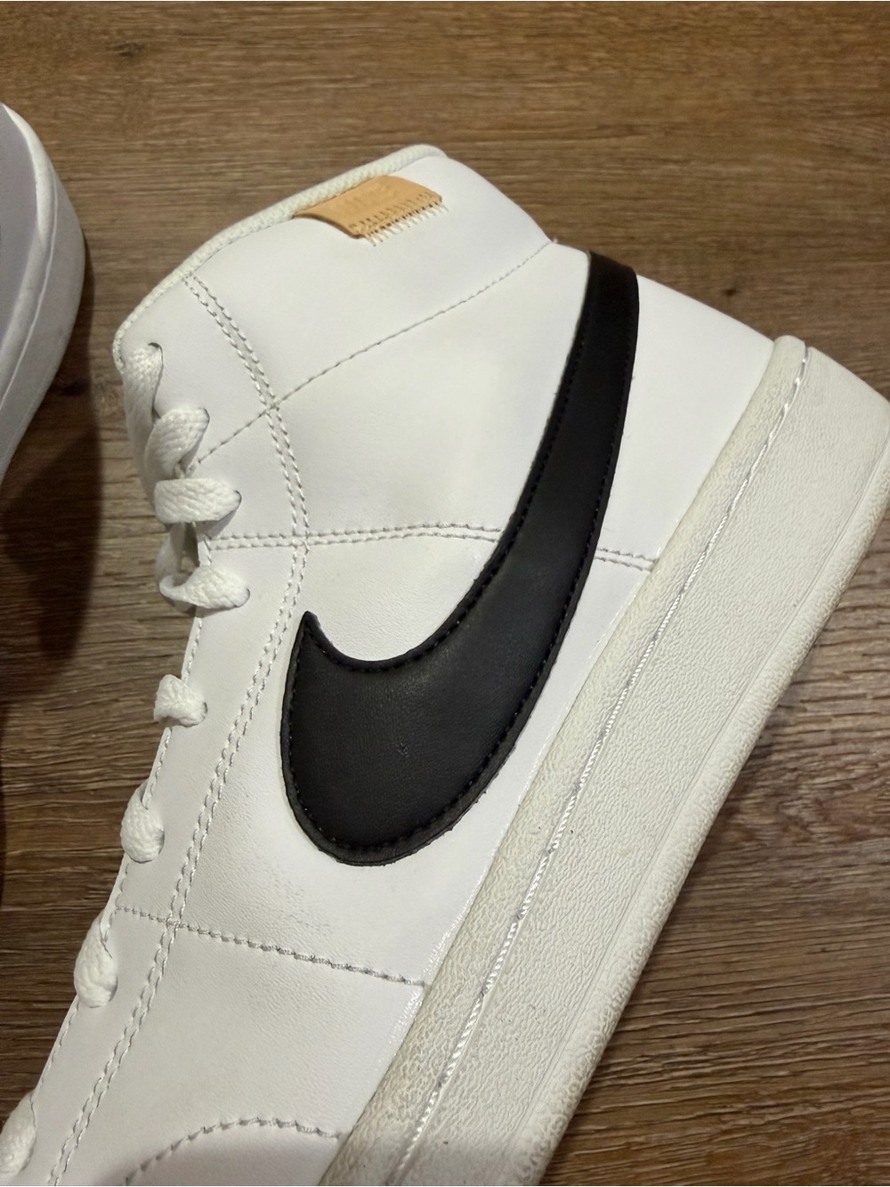 Nike Men's Court Royale 2 Mid High Top Casual Sneakers White Size 10 - Picture 7 of 12